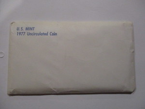 lot 48 image: 1977 Philadelphia and Denver Mint Uncirculated Coin Set