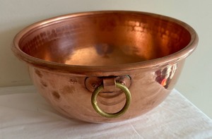 lot 80 image: Copper Bowls and Molds
