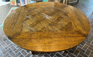 lot 84 image: Vintage Oak Country French Style Dining Table