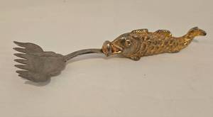 lot 202 image: Unique Stainless Steel Fish Serving Knife & Fork Set