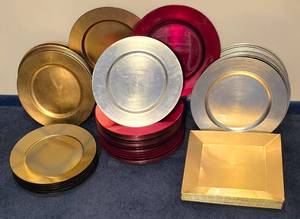 lot 211 image: Colorful Collection of Decorative Chargers