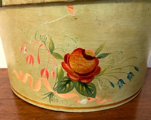 lot 116 image: Vintage Hand Painted Vintage Bentwood Box