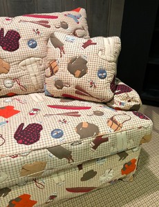 lot 127 image: Hunting and Fishing Motif Twin Hide A Bed Oversized Upholstered Chair