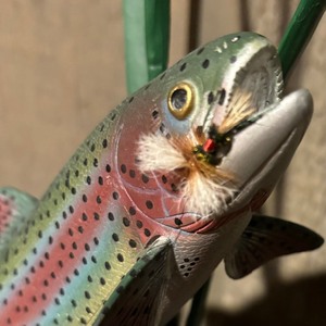 lot 134 image: Rainbow Rising Sculpture by Franz Dutzler for the Danbury Mint Sculpture Collection