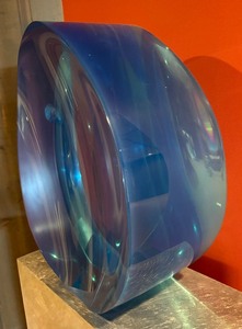 lot 143 image: Beautiful Blue Acrylic Sculpture