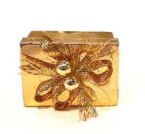 lot 405 image: Vintage Gold Colored Christmas Ornaments and Decor