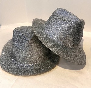 lot 408 image: (11) Vintage and Fun Costume Hats