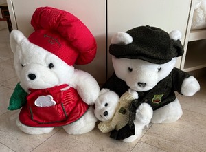 lot 195 image: Santa Bears Galore