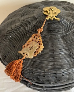 lot 301 image: Antique Chinese Sewing Basket