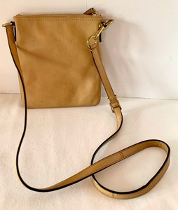 lot 261 image: Coach Legacy Vintage Leather Crossbody Swing Purse  Handbag