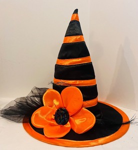 lot 414 image: Halloween Vibes with Hats, Pumpkins and Napkin Holders