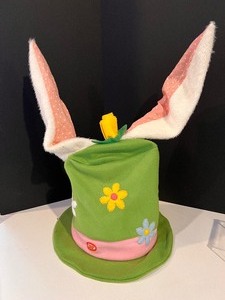 lot 417 image: Vintage Paper Mache Bunnies and Novelty Easter Hat