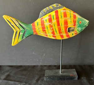lot 351 image: Variety of Decorative Fish Figurines