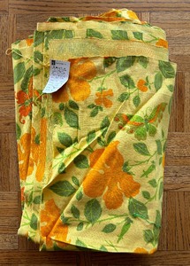 lot 353 image: Fabric Pieces