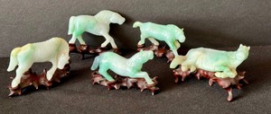 lot 36 image: Five Vintage Miniature Carved Jade Horse Figurines with Stands