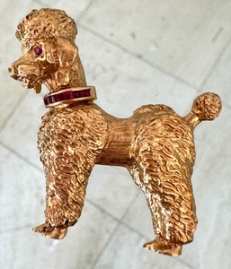 lot 21 image: Vintage 14k Poodle Brooch