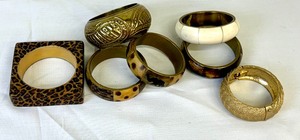 lot 300A image: Variety of Seven Fashionable Bracelets