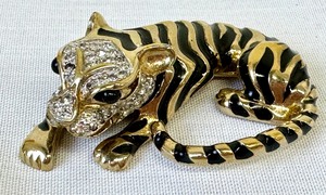 lot 350A image: Vintage Panetta Leopard Brooch
