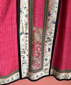 lot 358 image: Vintage Asian Patterned Wrap Around Skirt
