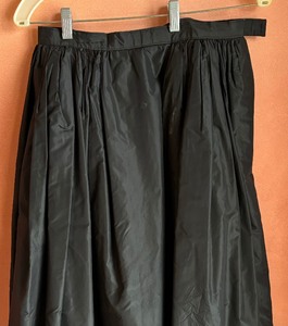 lot 363 image: Beautiful Vintage Black Skirt by Adolfo of New York