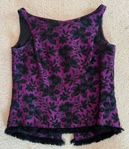 lot 364 image: Gorgeous Vintage Galanos Skirt, Tank and Scarf Ensemble