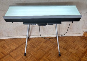 lot 383 image: Vintage Knox Acculight with Da-Lite Projector Stand