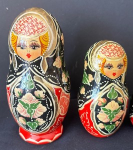 lot 386 image: Russian Nesting Dolls
