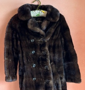 lot 461 image: Neiman Marcus Fur Coat