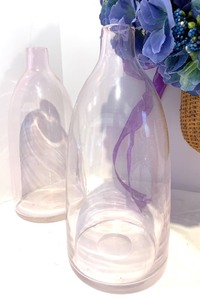 lot 435 image: Beautiful Pastel Vases and Flower Arrangement