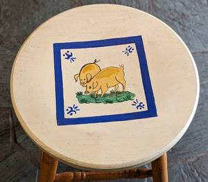 lot 472 image: Petite Union City Painted Wood Stool