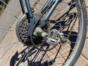 lot 506 image: Nashiki Womens Twelve Speed Bike with Twenty Six Inch Tires