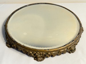 lot 438 image: Vintage Mirrored Plateau Vanity Tray