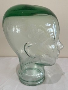 lot 489 image: Vintage Art Glass Mannequin Head