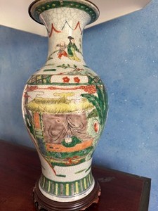 lot 79 image: Vintage Chinese Polychrome Enamel Crackle-Glaze Porcelain Lamp