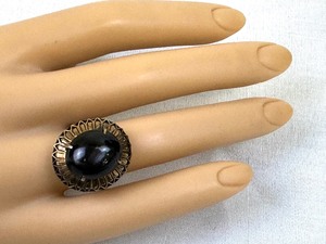 lot 21A image: Vintage 18k Gold and Black Onyx Ring