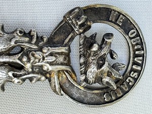 lot 499 image: Vintage Brooch, NE Obliviscaris