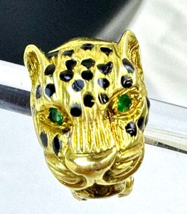 lot 65 image: Single 14k Gold Leopard Earring