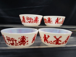 Dutch Themed Vintage Bowls