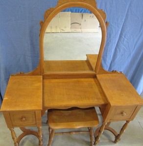 Maple Vintage Dressing Vanity & Bench