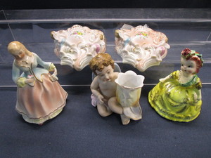 Figures & Wall Pockets