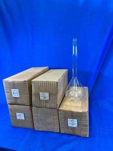 lot 30 image: 5 - 500ml Volumetric Flasks Mercer Glass