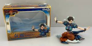 lot 1 image: Embrace Japan Street Fighter III 3Rd Strike Fighters Legendary Chun-Li 18 Scale Figure (NOB)