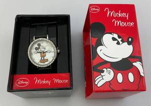lot 70 image: Vintage Disney Brand Mickey Mouse Wath (NIB)