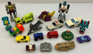 lot 94 image: Vintage Minature Transformers & More