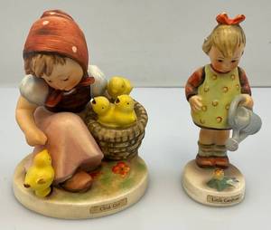 lot 126 image: Misc. Vintage M.J. Hummels With Paper Labels