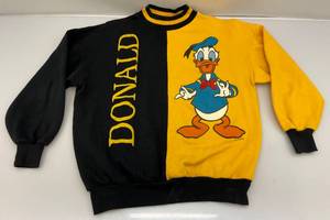 lot 134 image: Vintage 1980s Disney World Donald Duck Crewneck Sweatshirt (XL) Never Worn