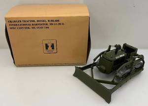 lot 163 image: Vintage 2003 Spec Cast International Harvester 1942 TD-14 (M-3) Diesel Crawler Tractor With Blade (Dozer) Die-Cast (NIB) Military