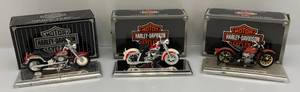 lot 182 image: 2000s Maisto 118 Die-Cast HARLEY DAVIDSON Motorcycles (Pre-Owned In Original Box)