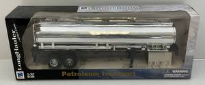 lot 204 image: Newray Brand 132 Scale Petroleum Transport (Pre-Owned Displayed With Original Box)