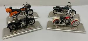 lot 232 image: Maisto Die-Cast Harley Davidson Motorcycles (Pre-Owned)